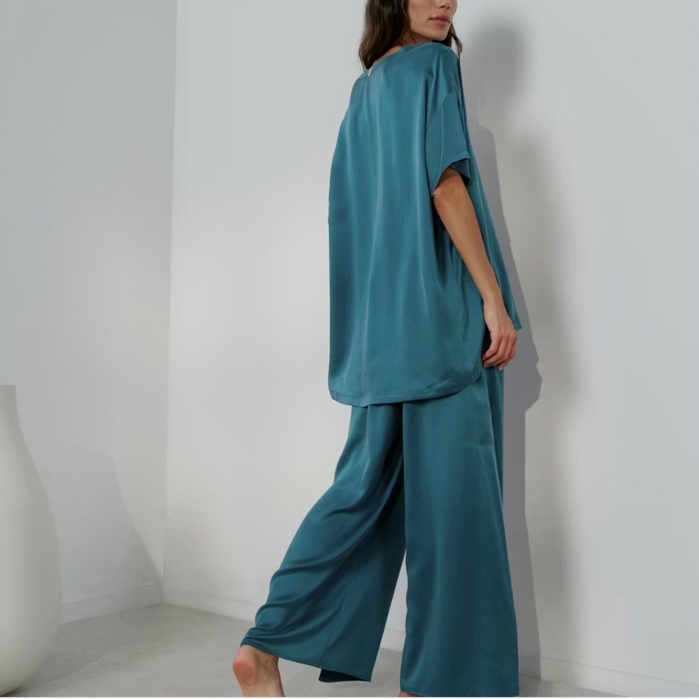 LUNYA BNWT Washable Silk Tee Pant Set in Piquant Teal Size XS - Picture 6 of 8